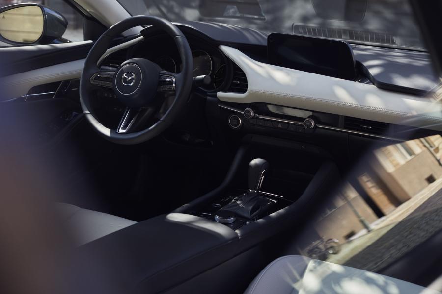 Торпедо Mazda3 Sedan 2019 года  (NA) (фото 25 из 58)